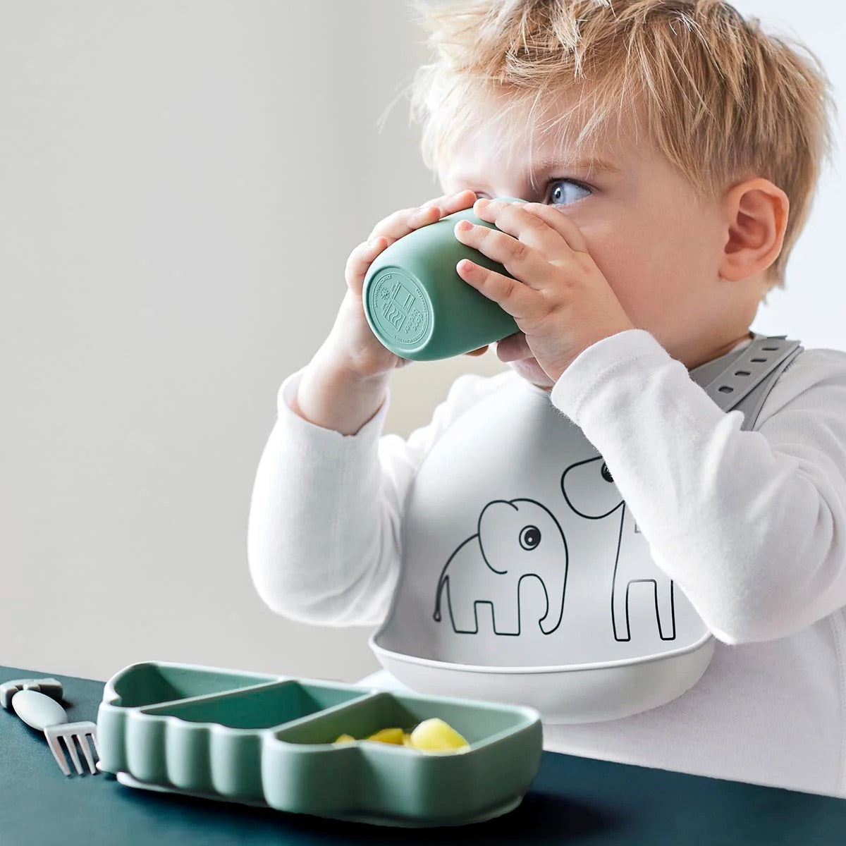 Silicone Stick & Stay Croco Plate - Done By Deer